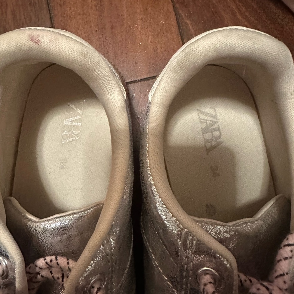 ✨ Zara Kids Silver Glitter Sneakers – Size 34 ✨ - Picture 2 of 4